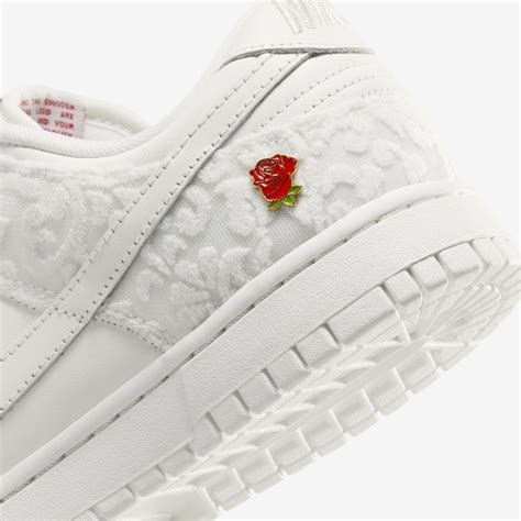 Nike give her flowers